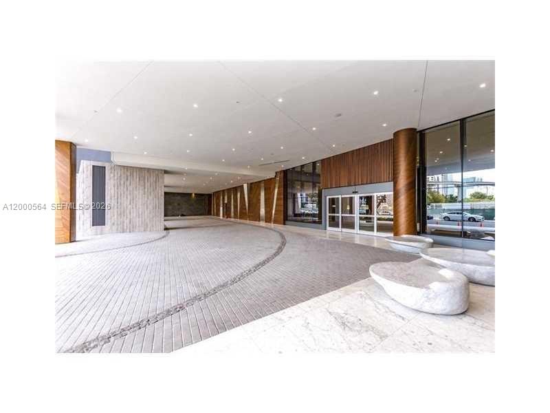 REACH CONDO - Residential