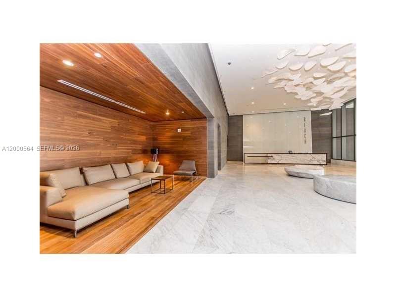 REACH CONDO - Residential