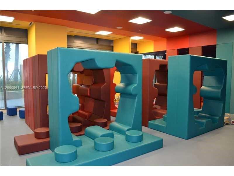 REACH CONDO - Residential