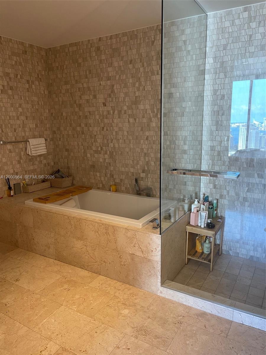 REACH CONDO - Residential