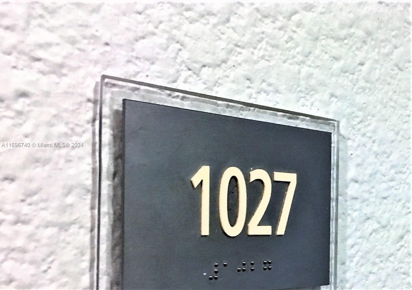 1000 West Ave 1027