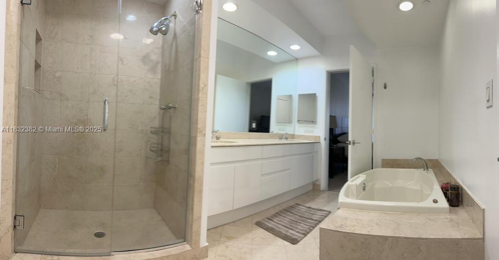 717 Crandon Blvd 408