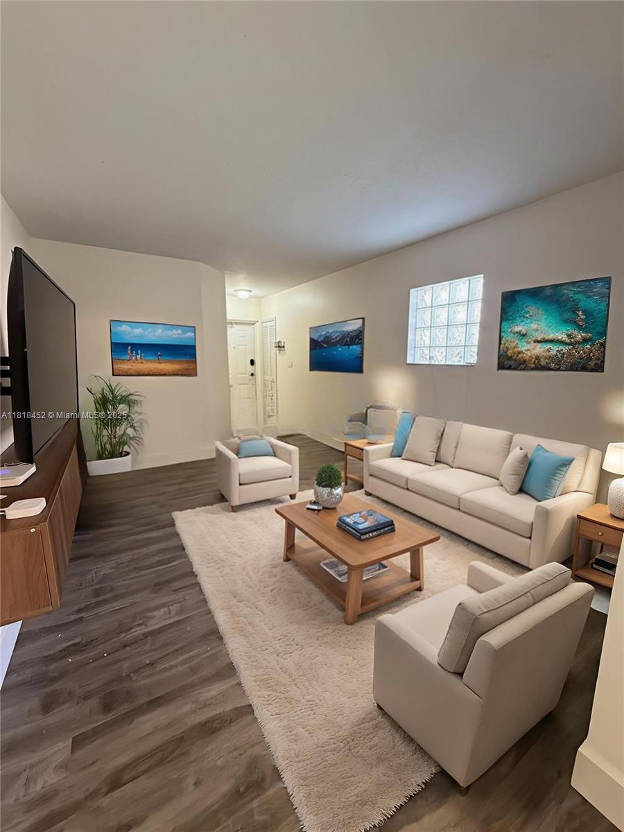 THE COURTS AT BAYSHORE II - Residential