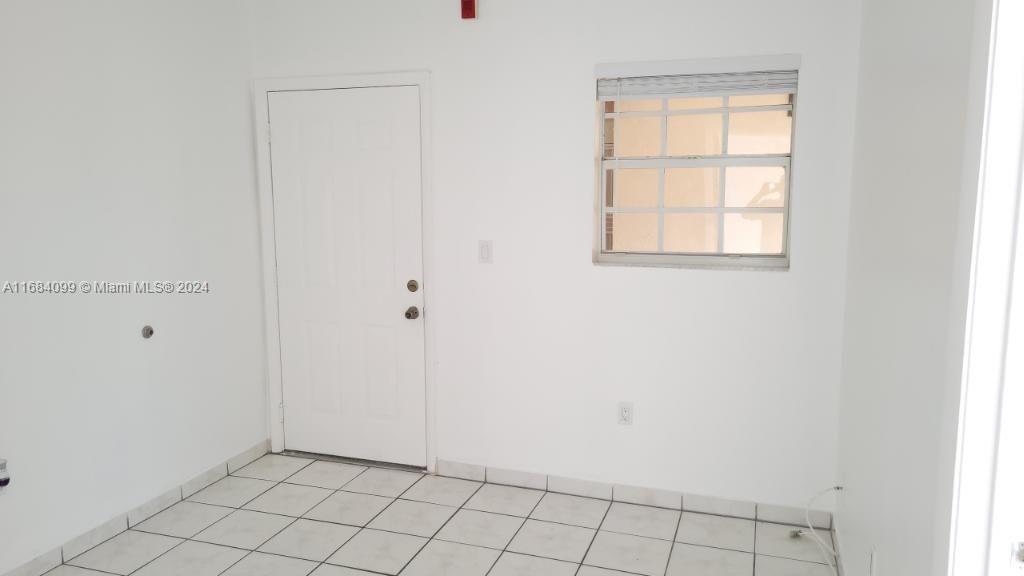 Address Not Disclosed, Miami, Broward County, Florida - 2 Bedrooms  
1 Bathrooms - 