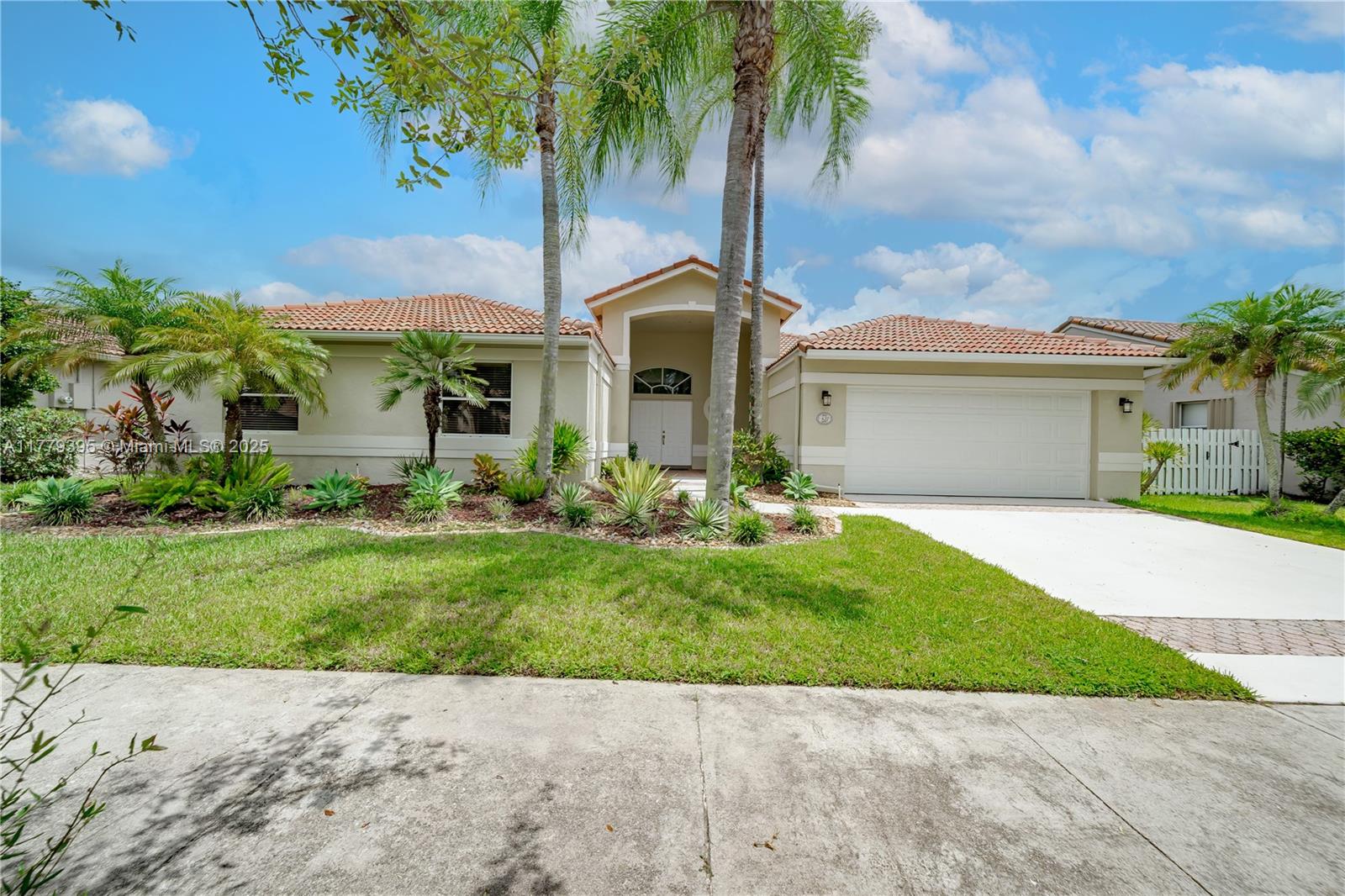 Rental Property at 431 Stonemont Dr, Weston, Broward County, Florida - Bedrooms: 4 
Bathrooms: 3  - $6,500 MO.