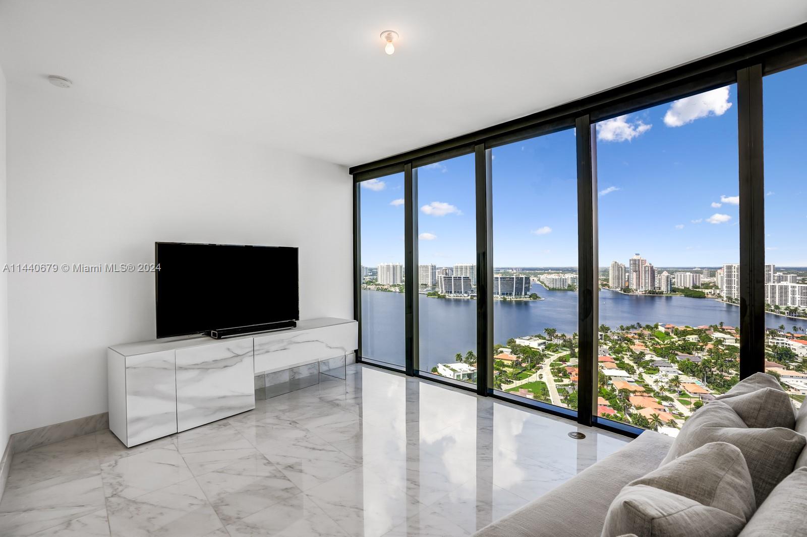 18555 COLLINS AVENUE COND - Residential