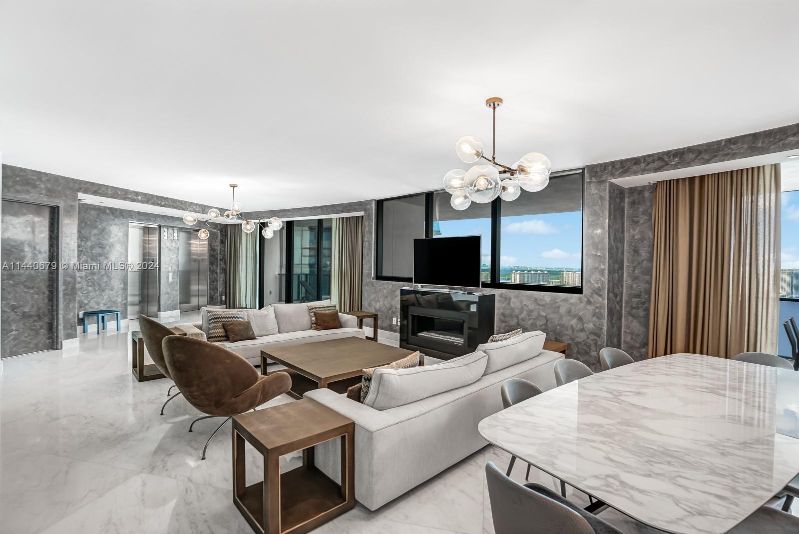 18555 COLLINS AVENUE COND - Residential