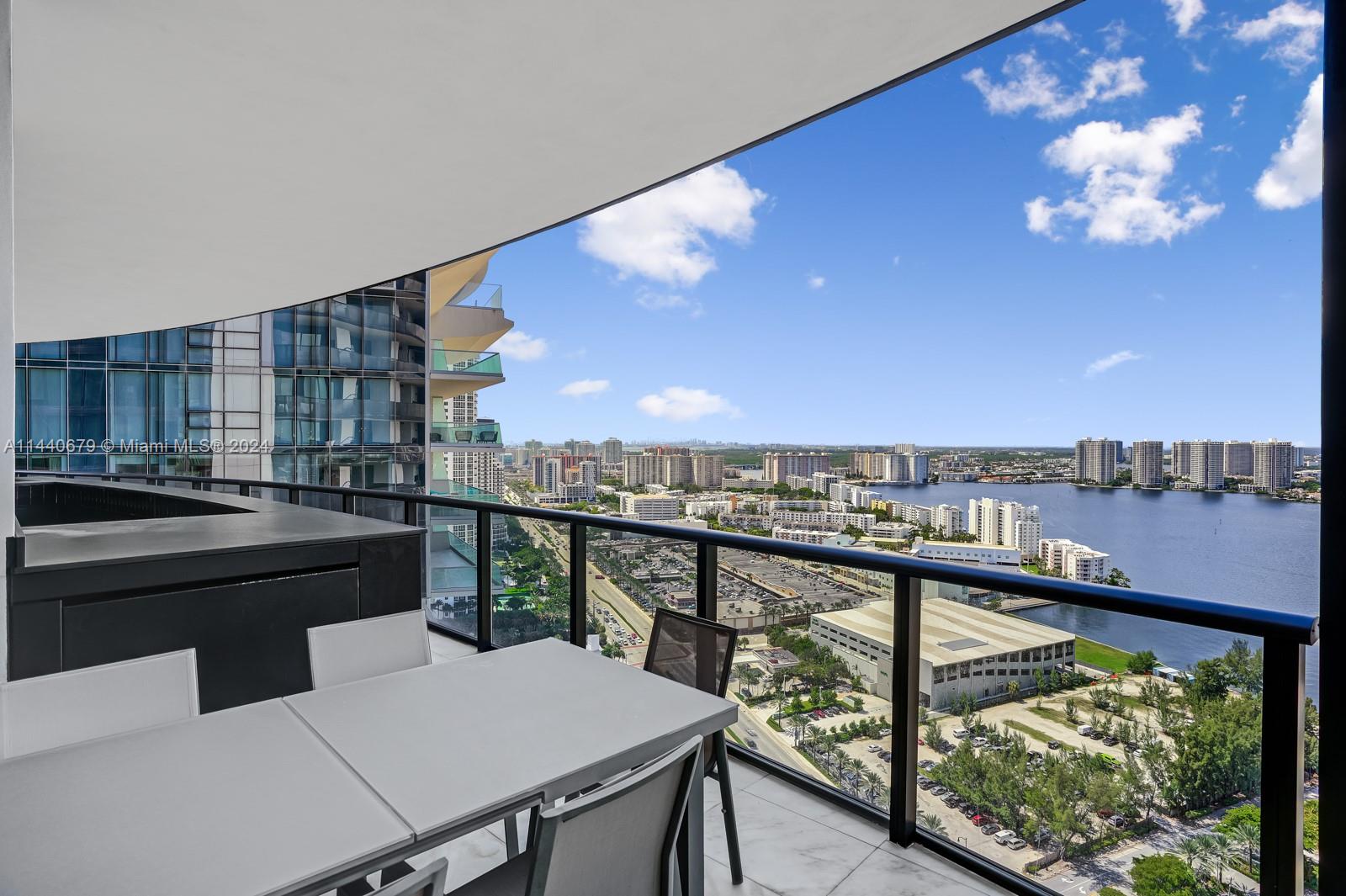 18555 COLLINS AVENUE COND - Residential