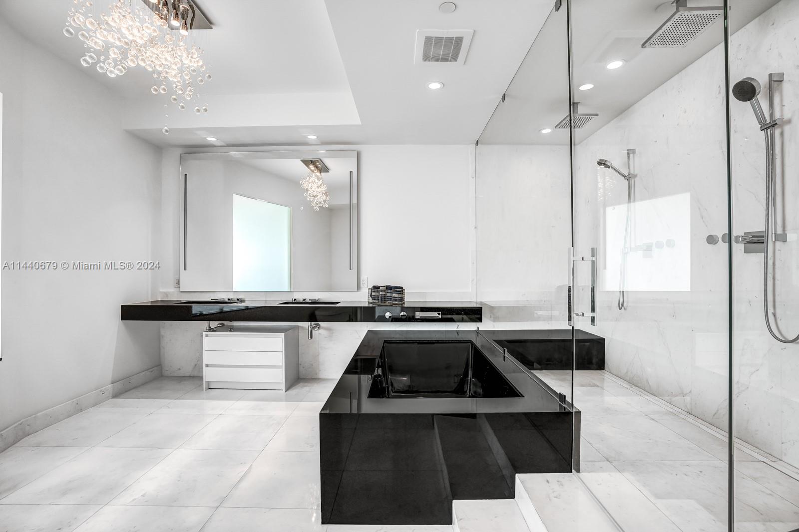 18555 COLLINS AVENUE COND - Residential