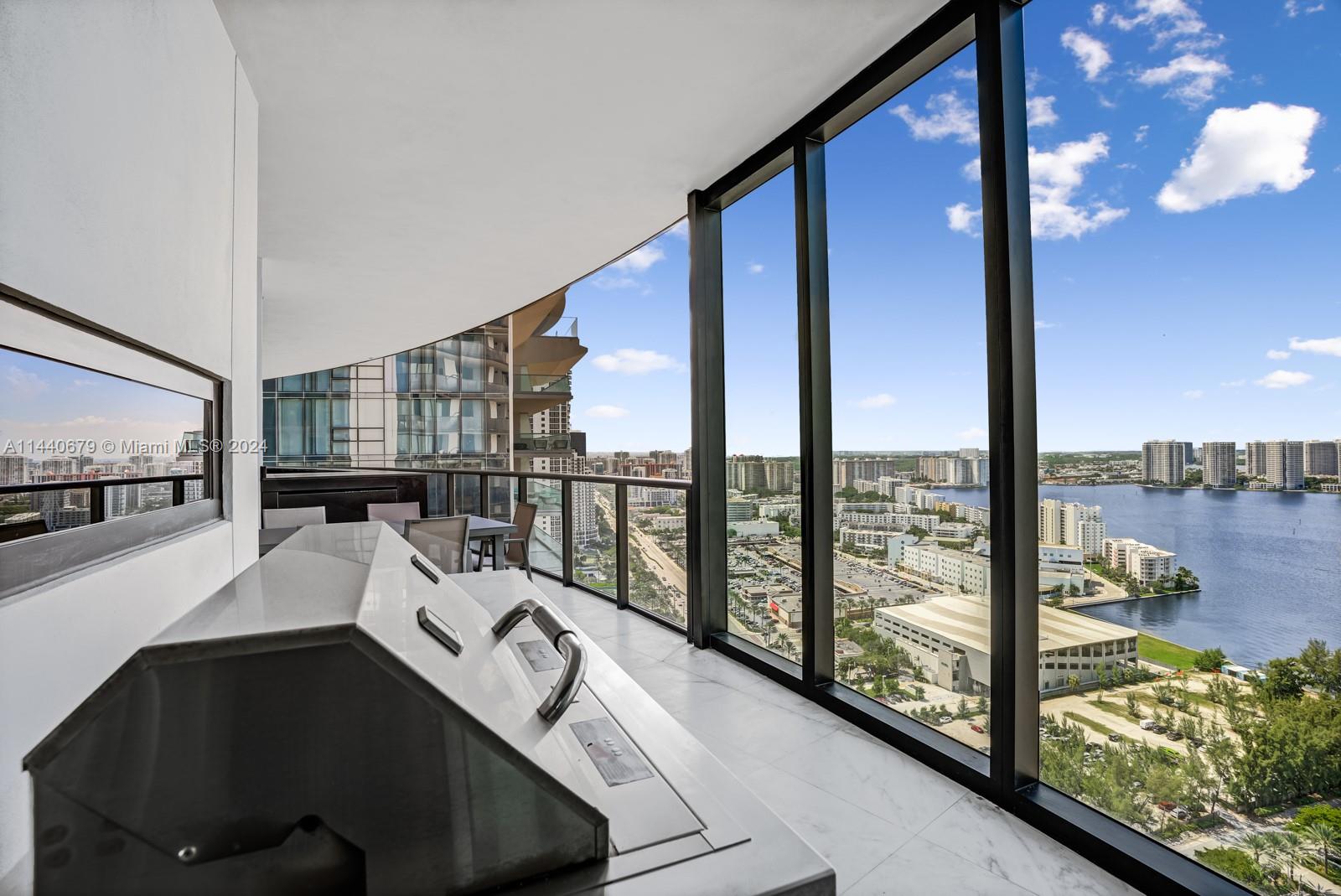 18555 COLLINS AVENUE COND - Residential