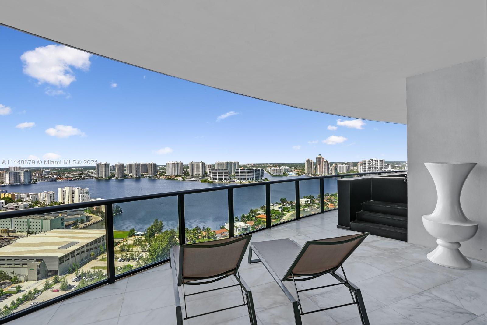 18555 COLLINS AVENUE COND - Residential