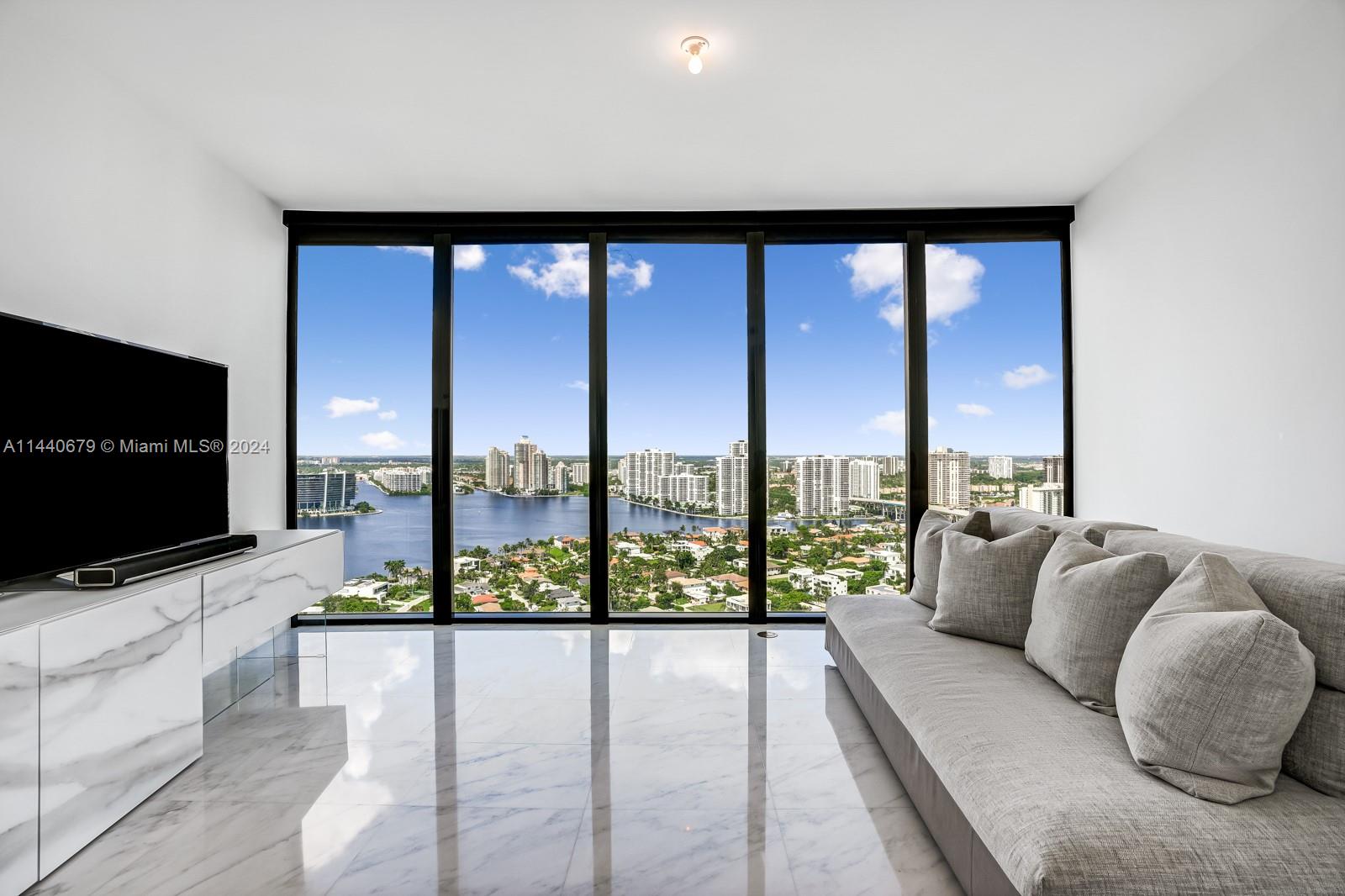 18555 COLLINS AVENUE COND - Residential