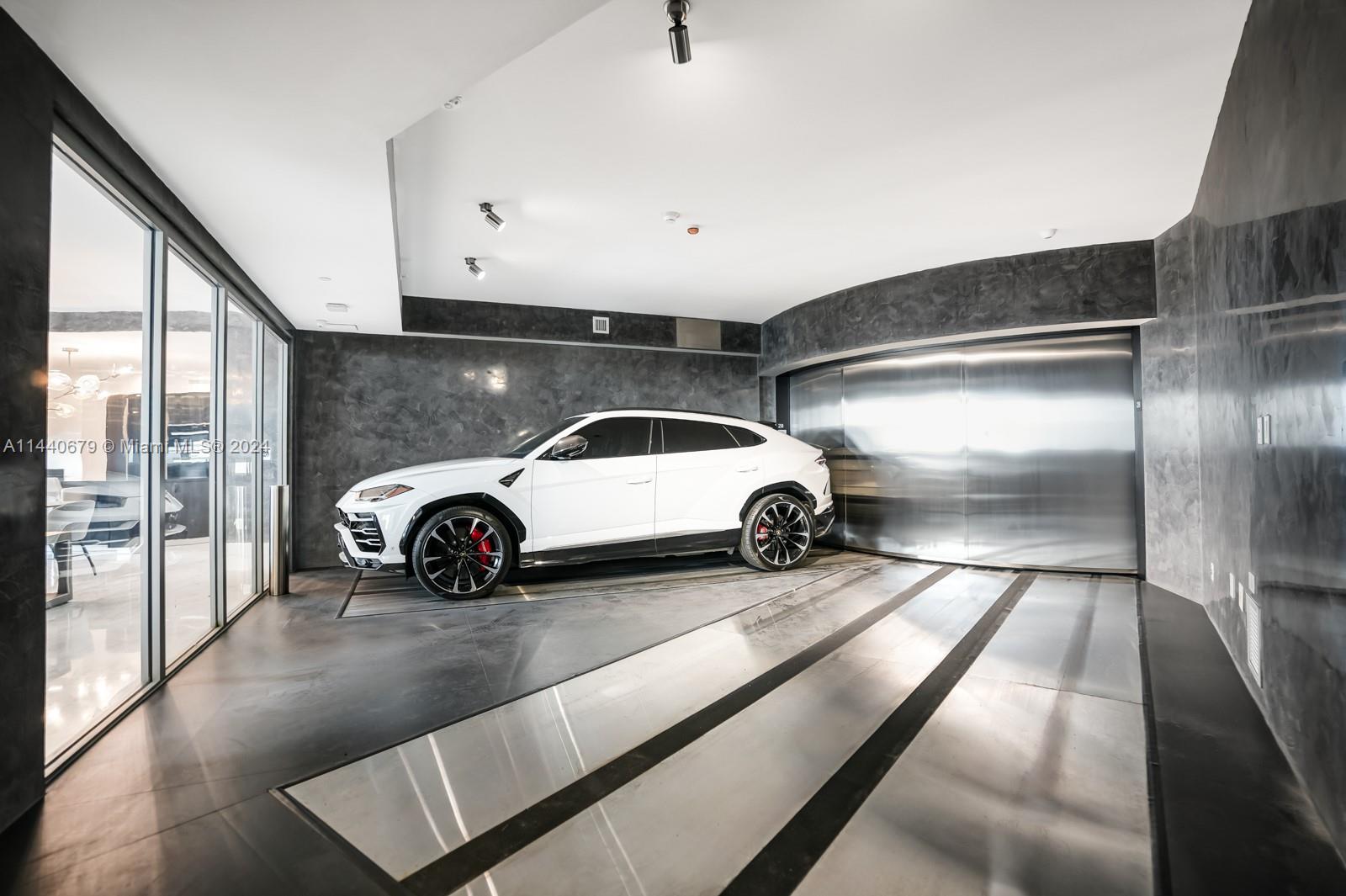 18555 COLLINS AVENUE COND - Residential