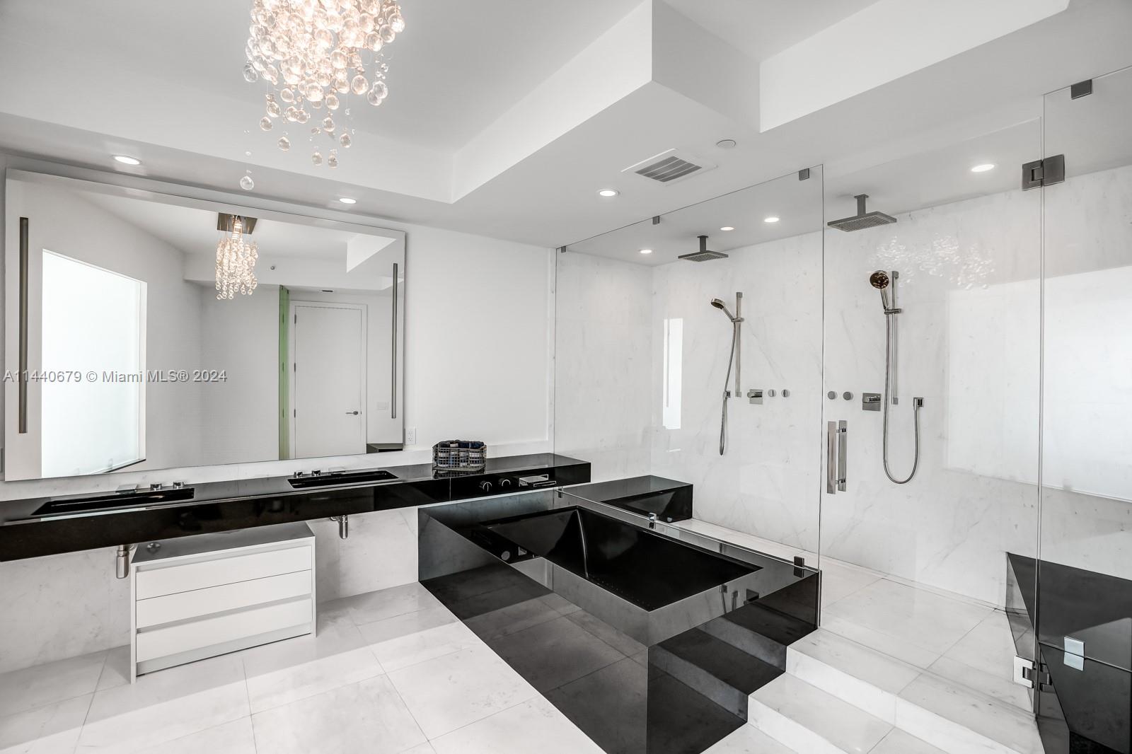 18555 COLLINS AVENUE COND - Residential