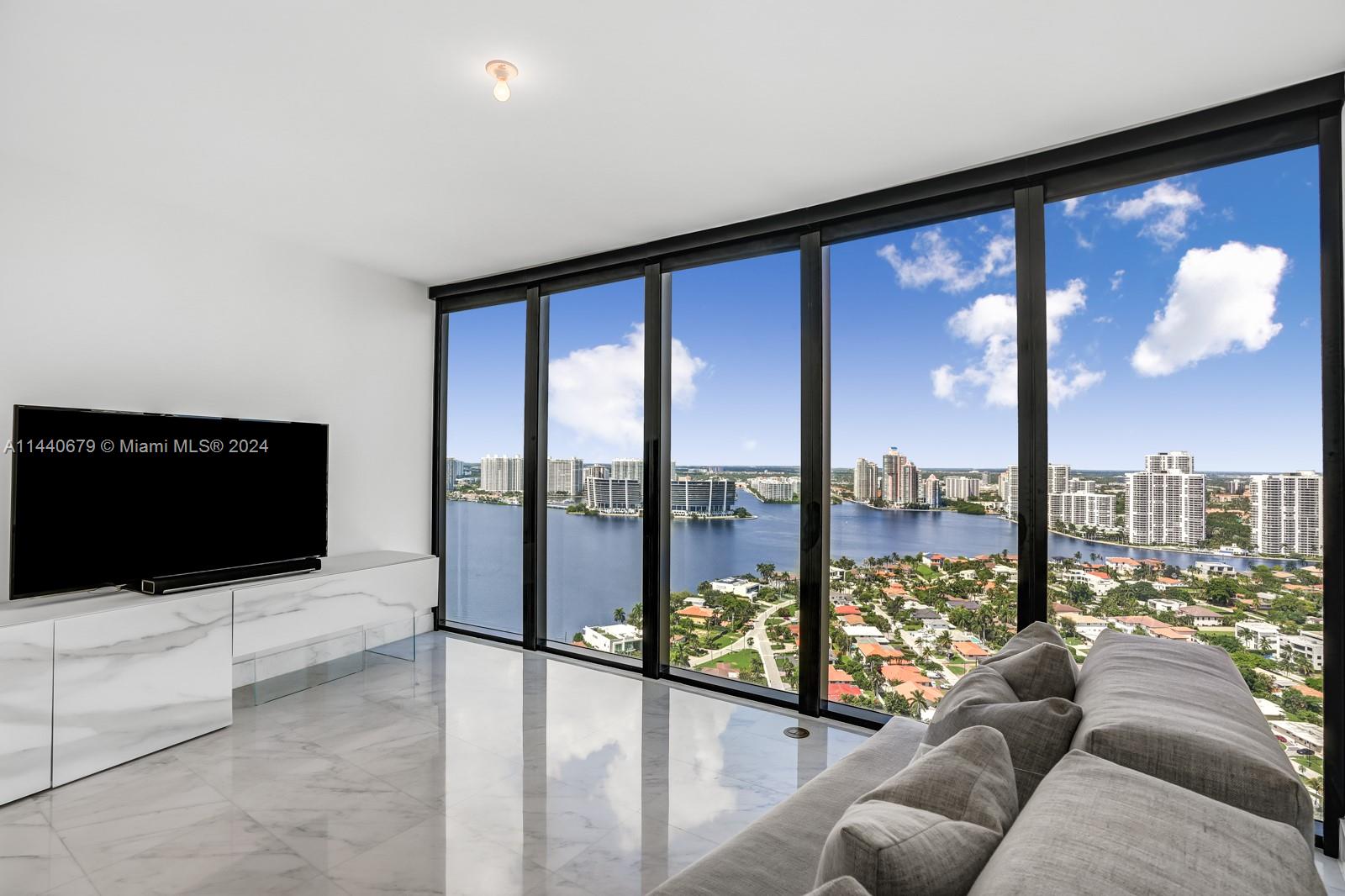 18555 COLLINS AVENUE COND - Residential