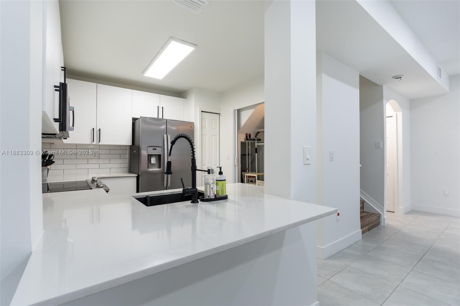 HAMPTON ISLES CONDO - Residential Lease