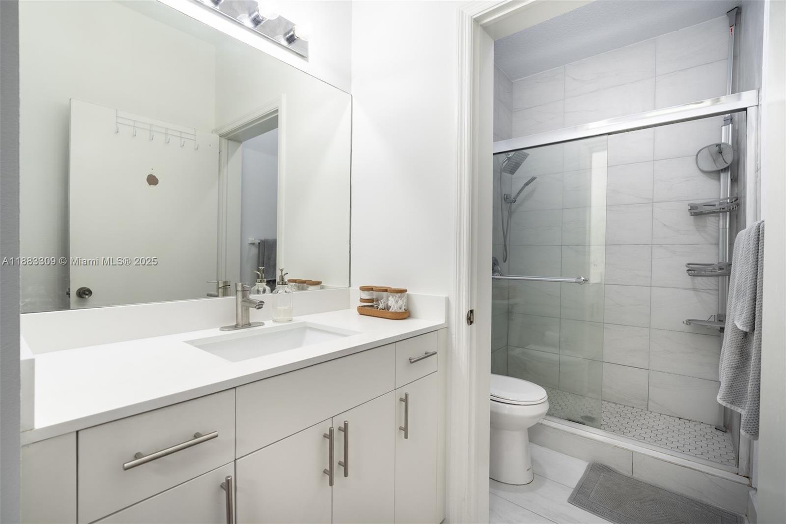 HAMPTON ISLES CONDO - Residential Lease