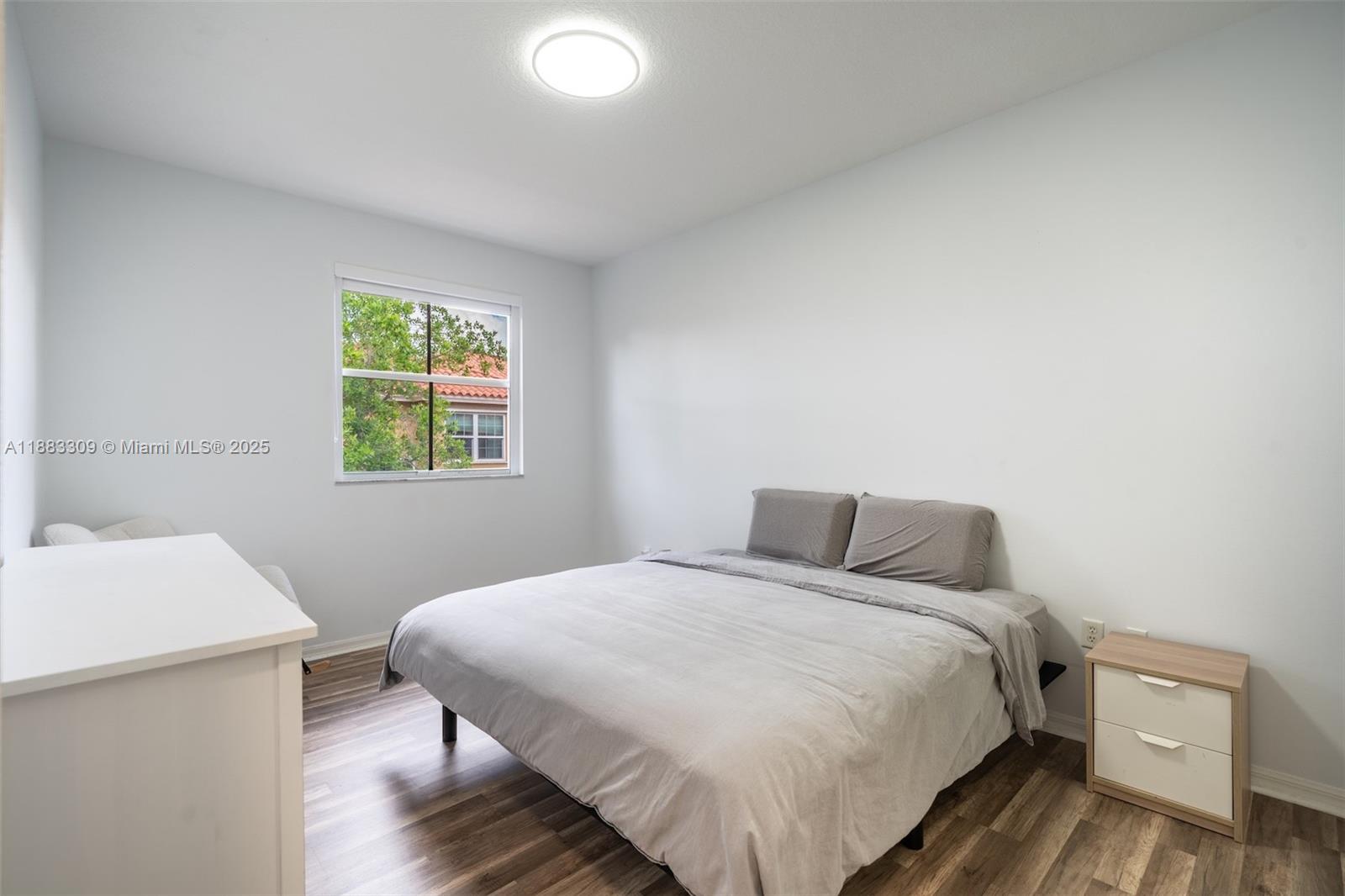 HAMPTON ISLES CONDO - Residential Lease