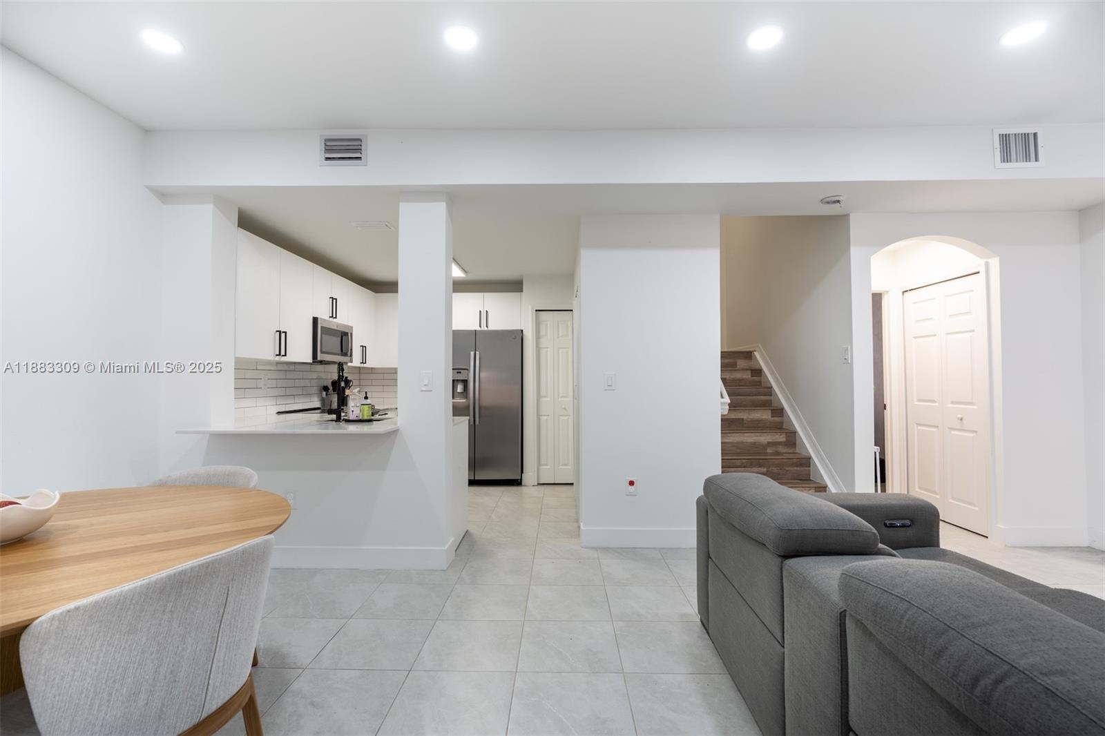 HAMPTON ISLES CONDO - Residential Lease
