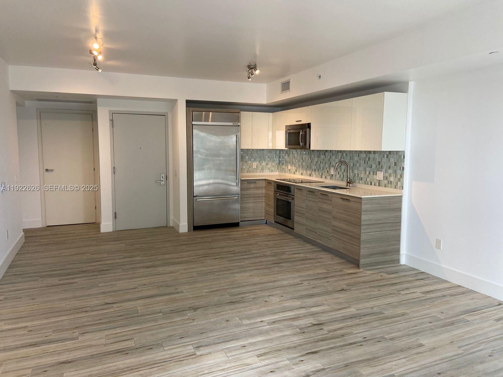 1300 Brickell Bay Dr 2203