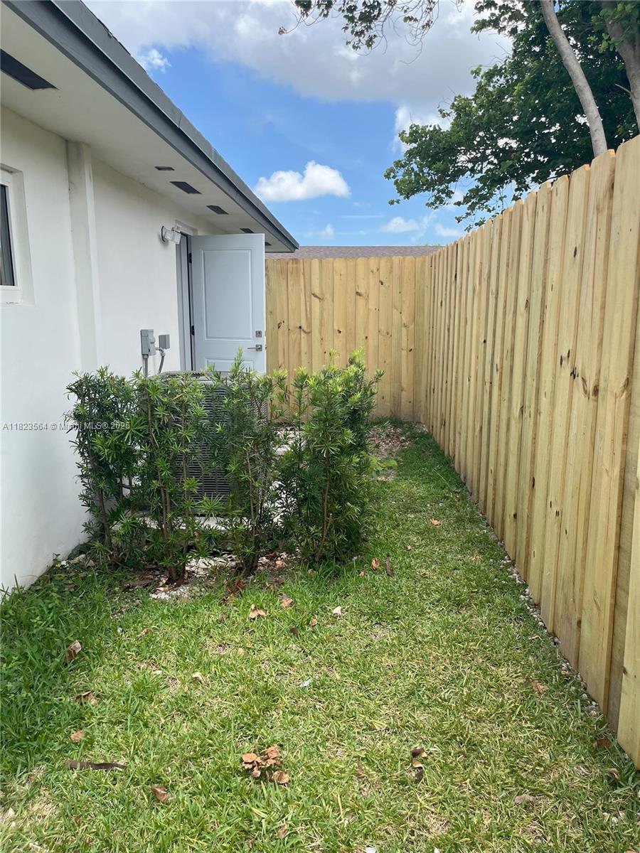 29905 Sw 149th Ct 2, Homestead, Miami-Dade County, Florida - 1 Bedrooms  
1 Bathrooms - 