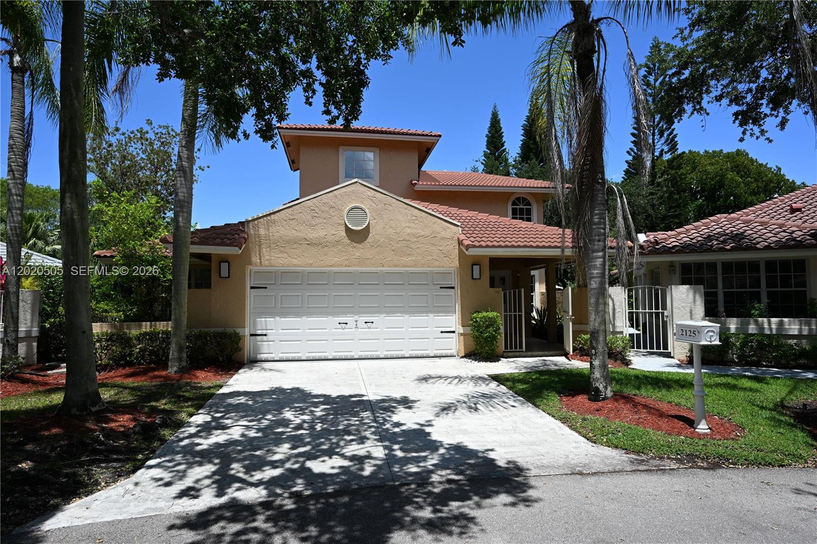 COUNTRY ISLES COVE - Residential
