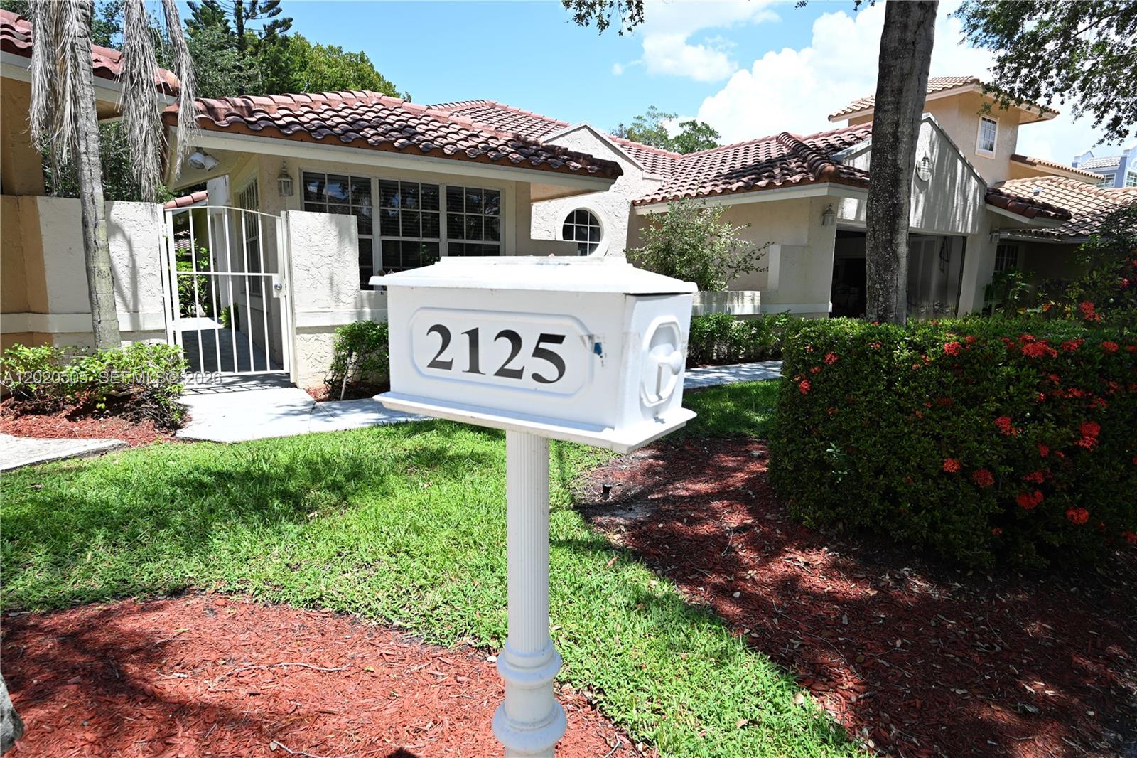 COUNTRY ISLES COVE - Residential