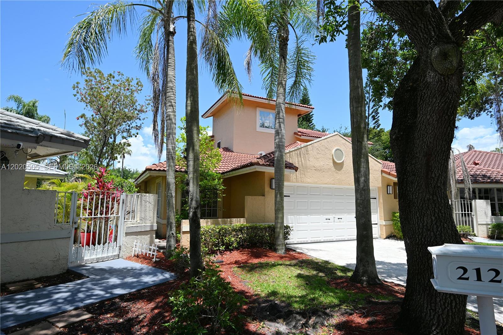 COUNTRY ISLES COVE - Residential
