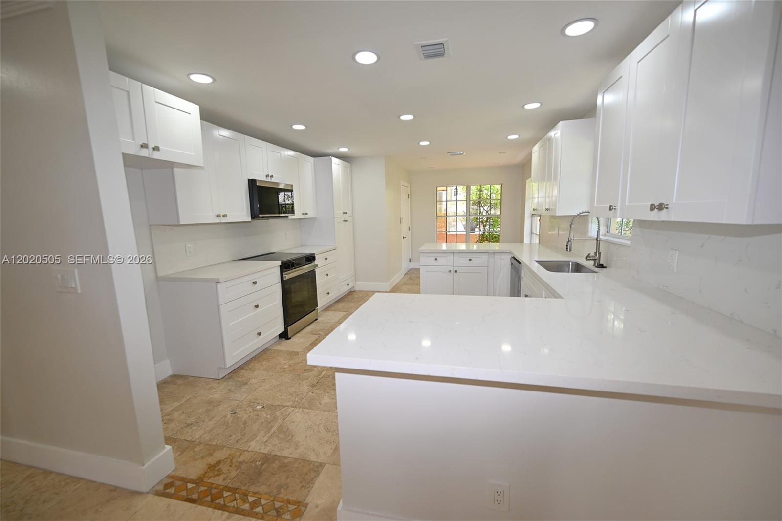 COUNTRY ISLES COVE - Residential