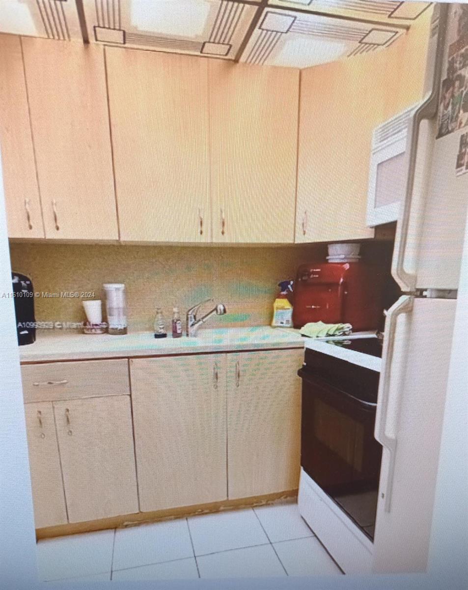 AVILA CONDO - Residential