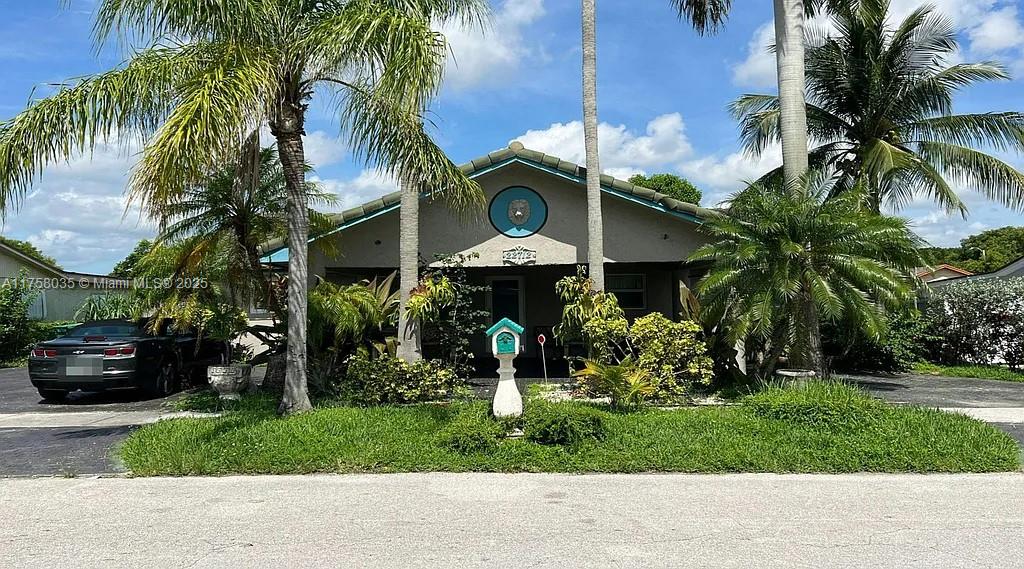 Online Auction Starts March 17, 2025 at 09:00 AM EST. Pre-auction offers will be presented. Deposit is required to bid, which will be applied to the sale price of the winning bid. Sold As-is. Offers and bids must be submitted through the Federa Home app.