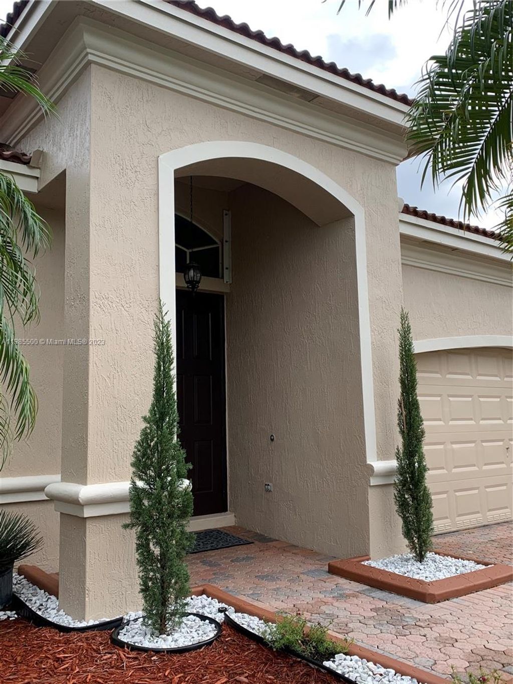 Photo of 19474 SW 67th St, Pembroke Pines, FL 33332 (MLS # A11385500)