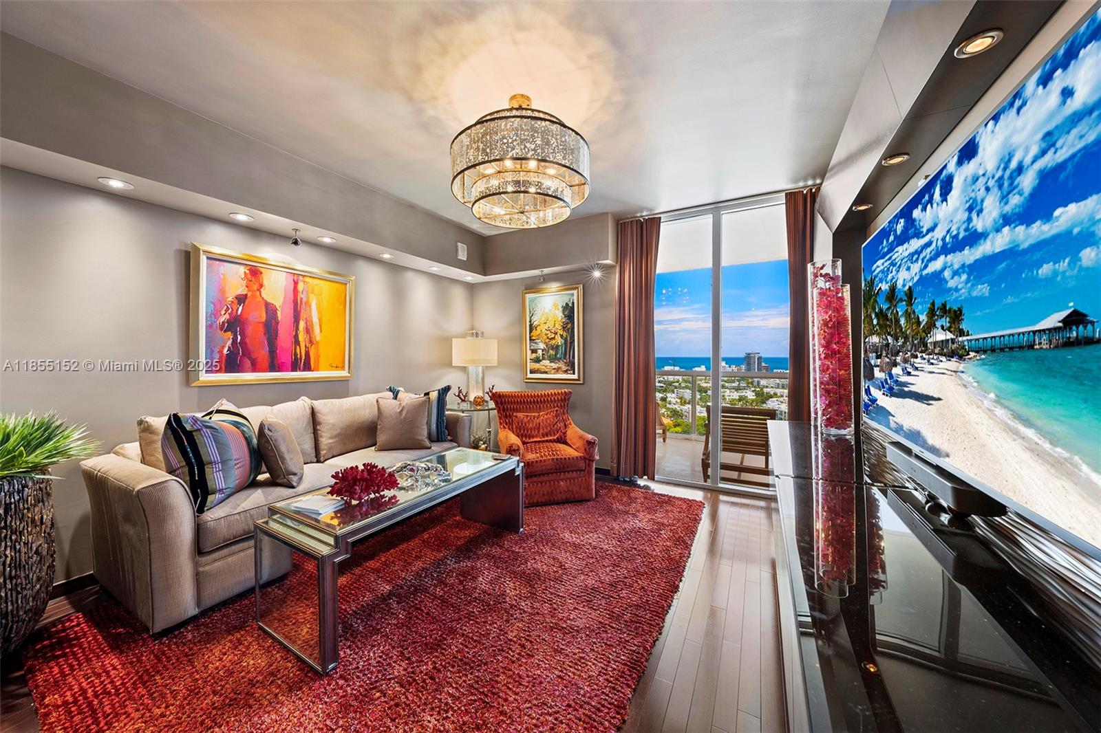 ICON CONDO - Residential