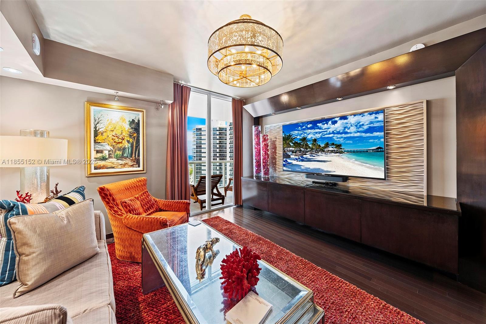 ICON CONDO - Residential