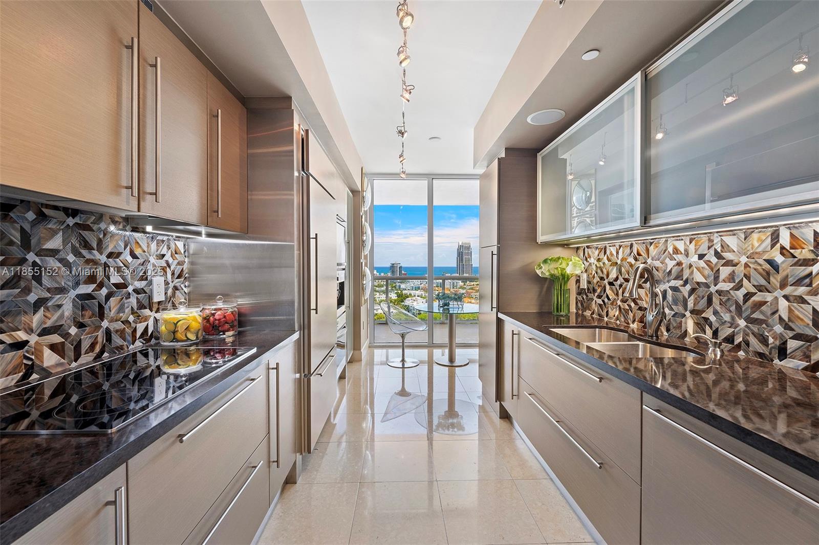 ICON CONDO - Residential