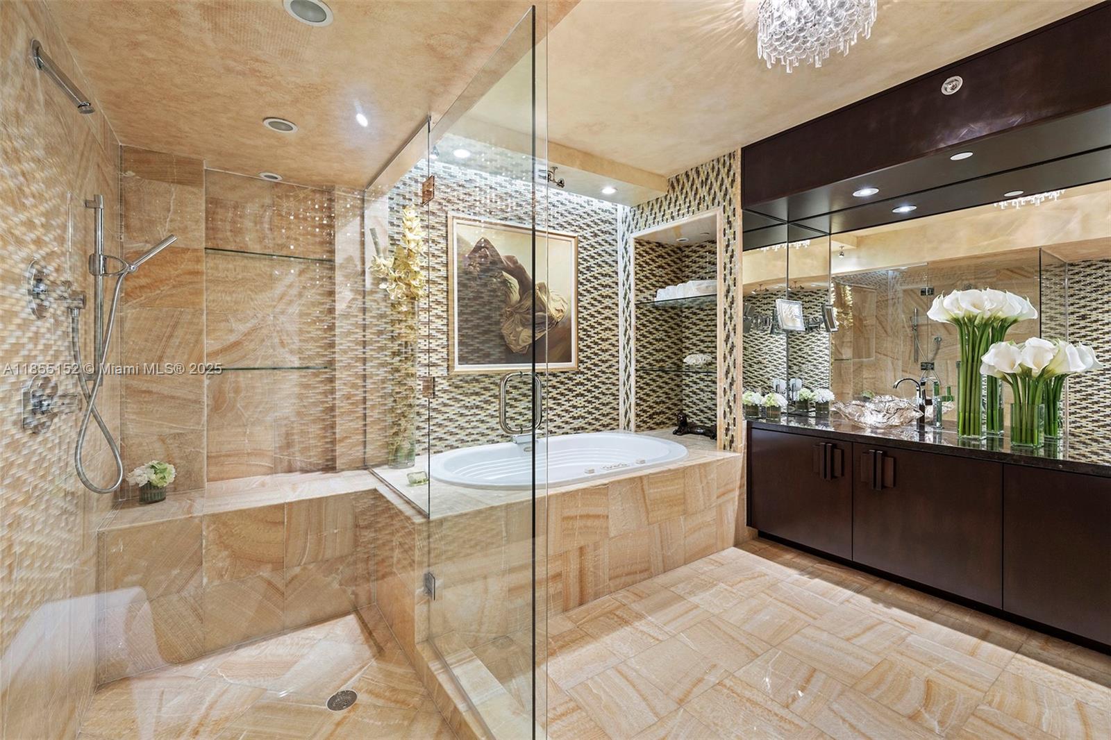 ICON CONDO - Residential