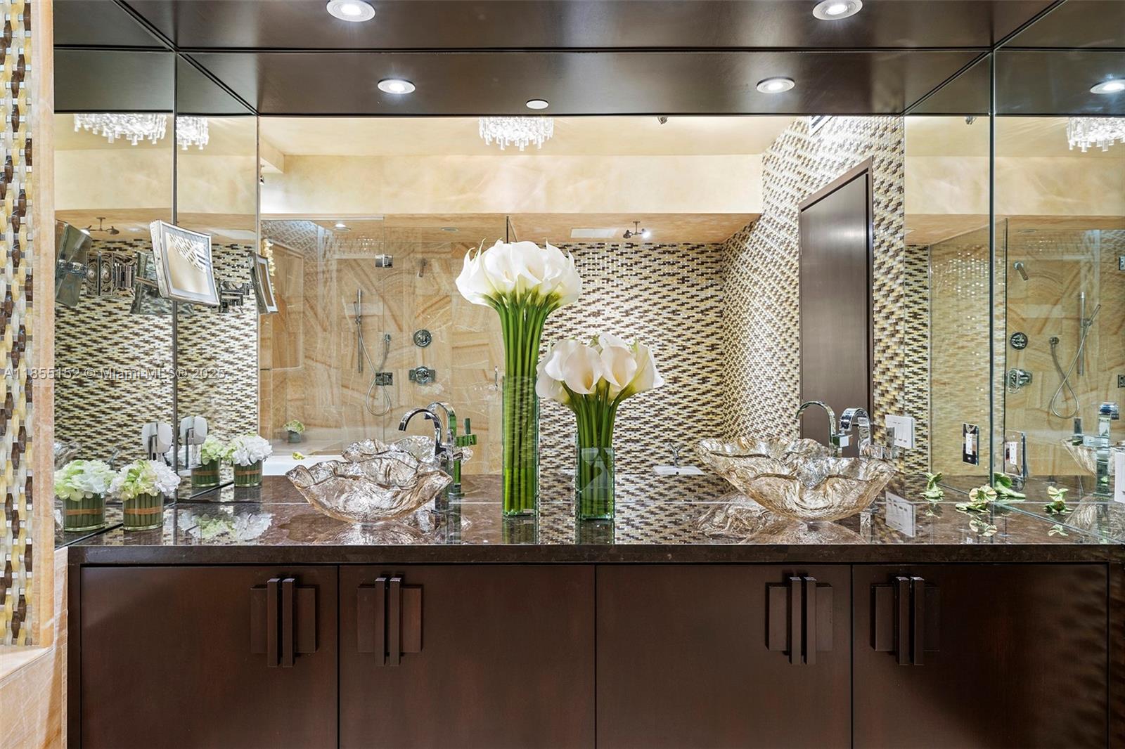 ICON CONDO - Residential