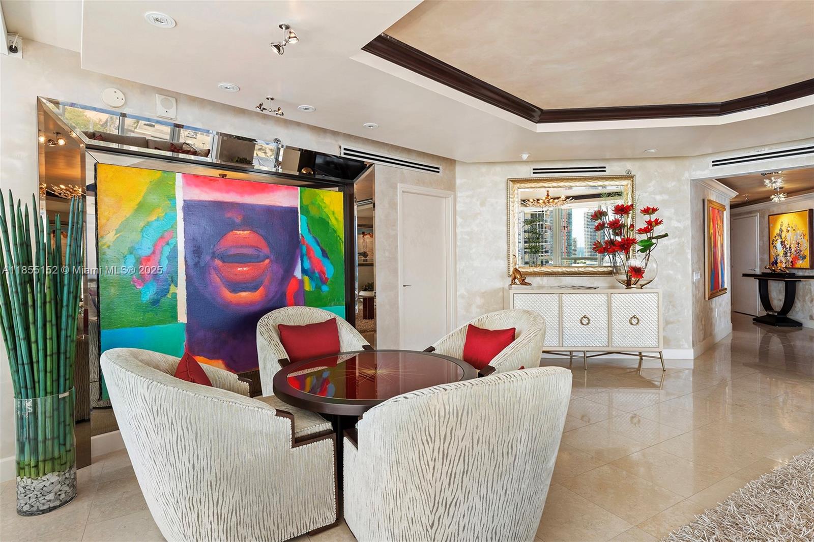 ICON CONDO - Residential