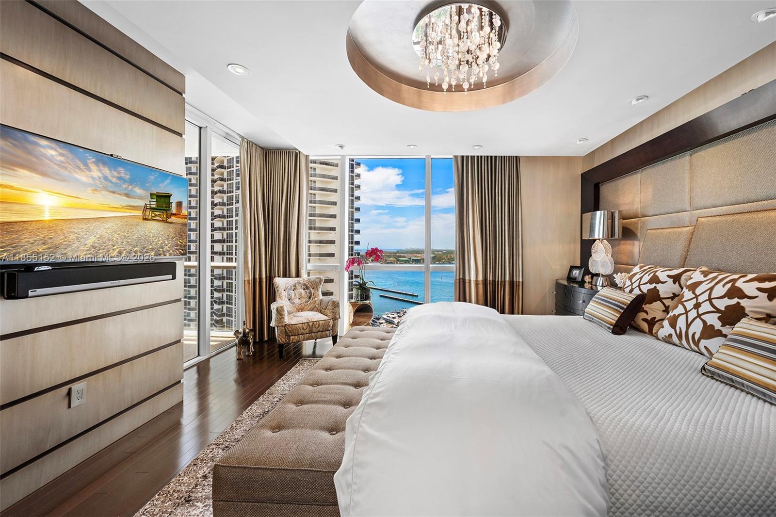 ICON CONDO - Residential