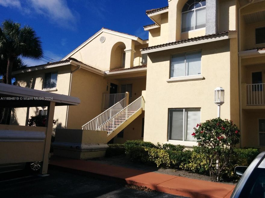Bright Renovated unit on The Sterling Villages. Gated community with pool and Tennis Court. Tile Throughout. Close to I-95 and Palm Beach Outlets, Leased until 7/232025 for $1,990