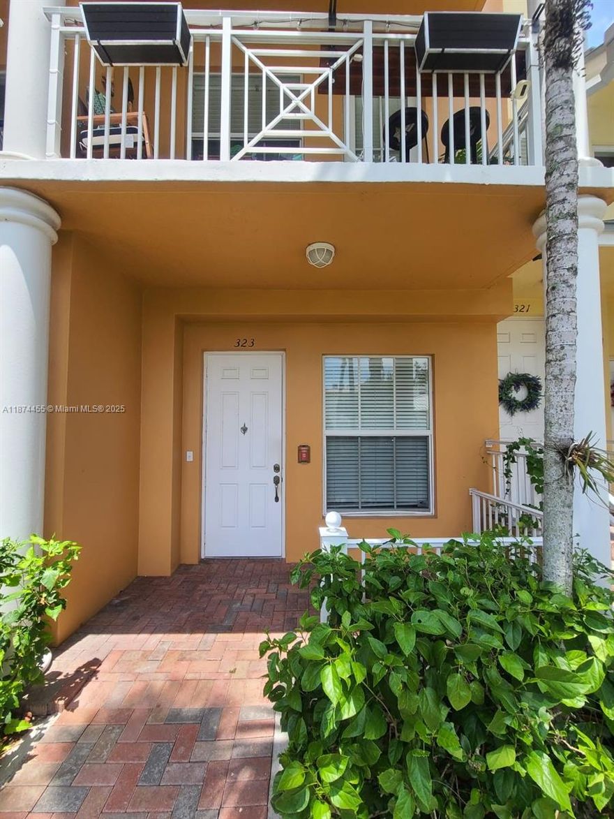 WELCOME HOME! CENTRALLY LOCATED IN THE VILLAGE OF SAILBOAT BEND. THIS SPACIOUS 1-BEDROOM UNIT IS IN A HIGHLY SOUGHT-AFTER VILLAGE AT SAILBOAT BEND. BE CLOSE TO ALL THE ACTION. EASY ACCESS TO MAJOR HIGHWAYS, MINUTES TO THE BEACH, FINE DINING, SHOPPING, ENTERTAINMENT, AND MUCH MORE. THIS UNIT WILL NOT LAST LONG.