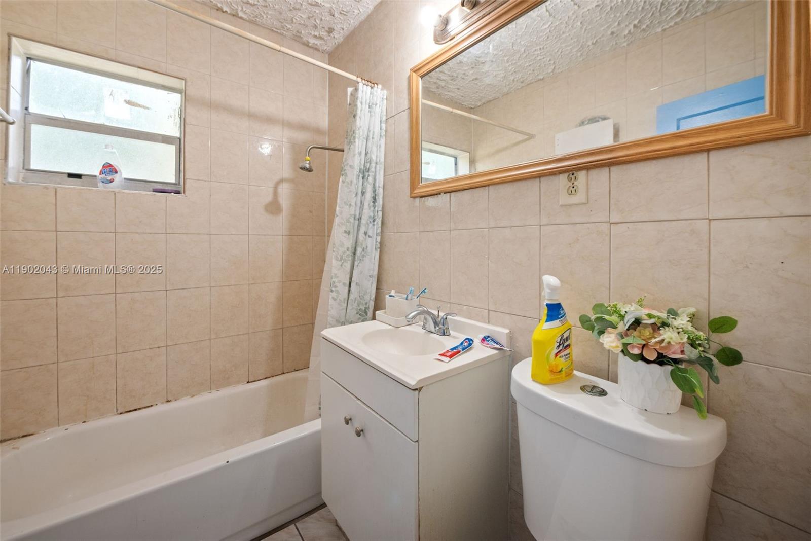 SUNSHINE MANOR - Residential