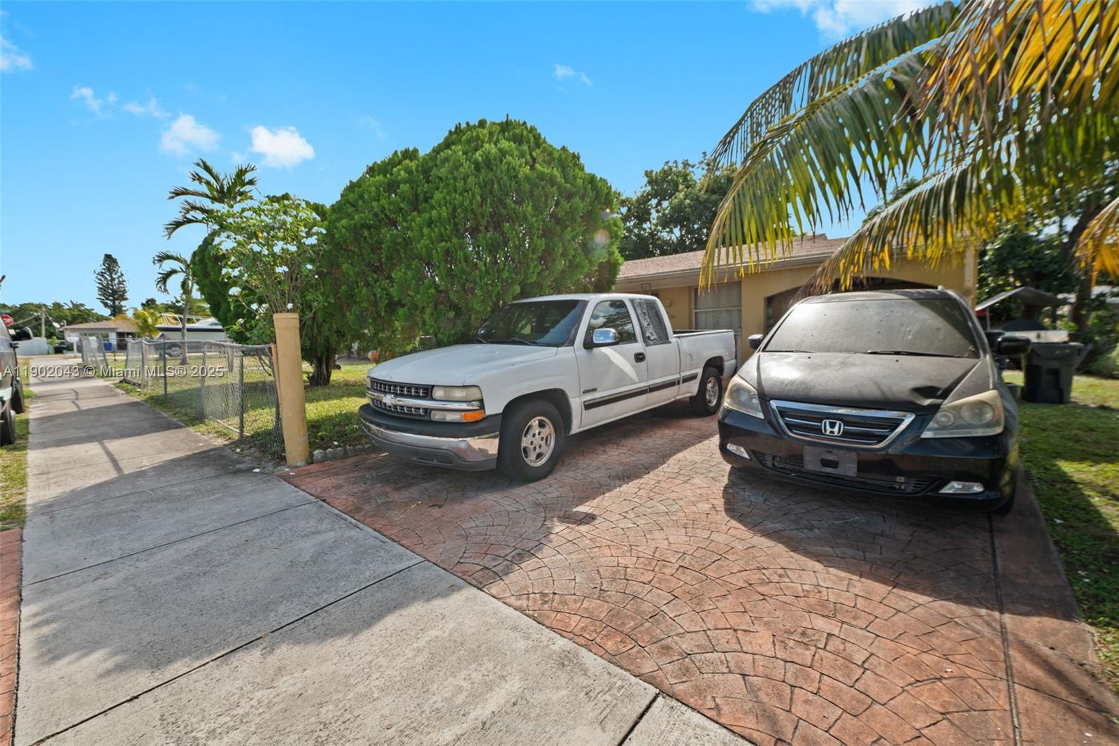 SUNSHINE MANOR - Residential