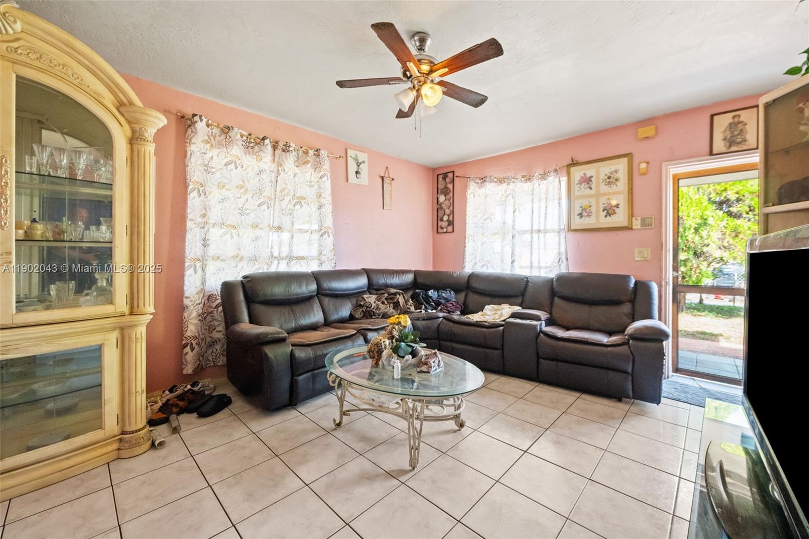 SUNSHINE MANOR - Residential