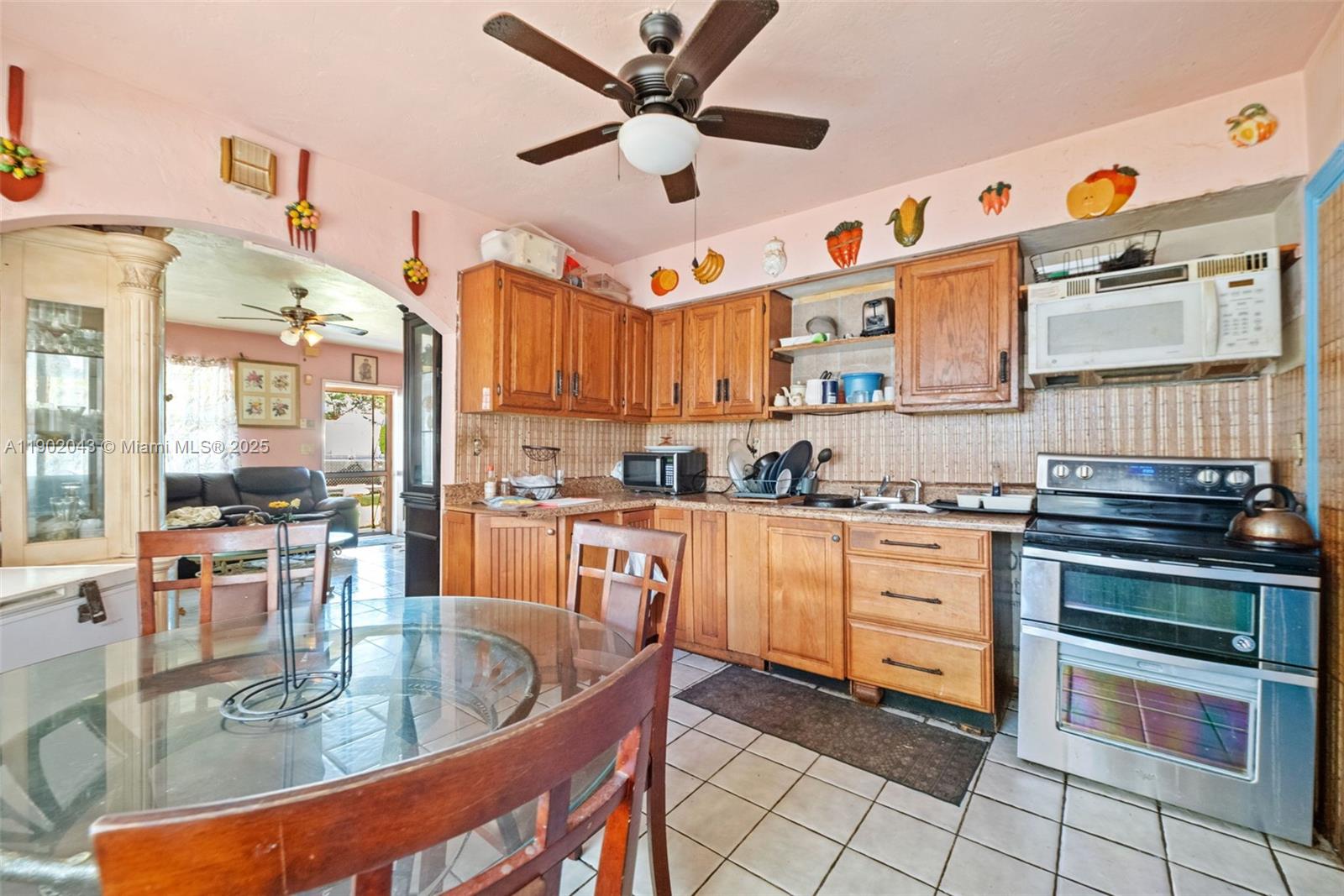 SUNSHINE MANOR - Residential