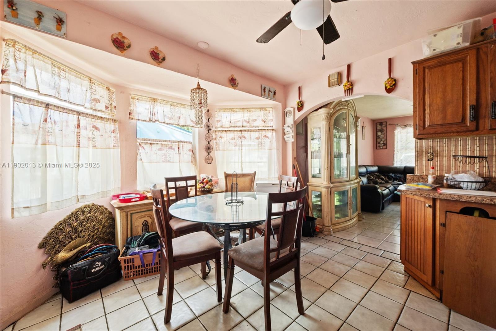 SUNSHINE MANOR - Residential