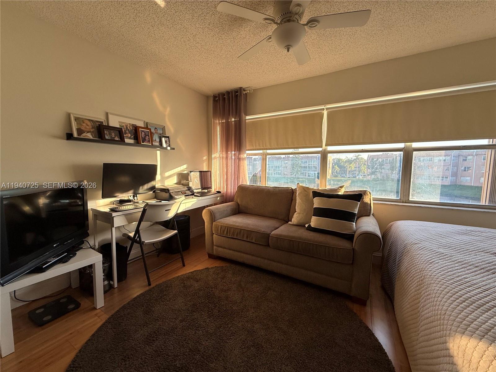 SUNRISE LAKES 140 CONDO - Residential