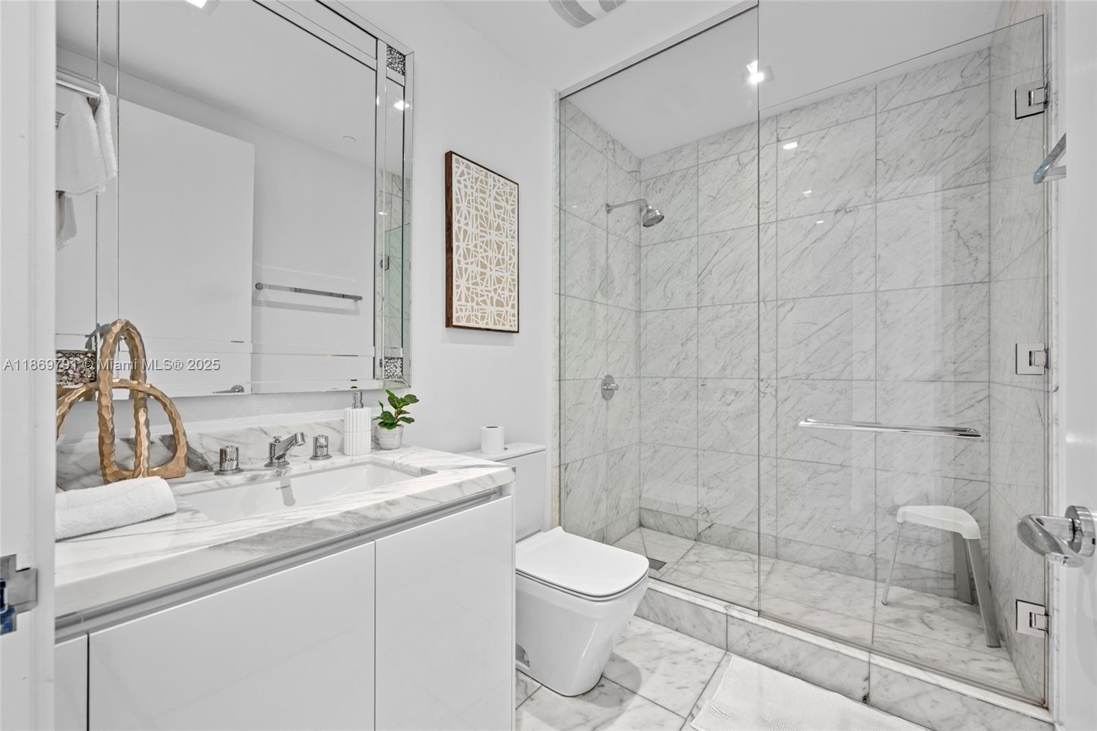 JADE SIGNATURE CONDO - Residential Lease