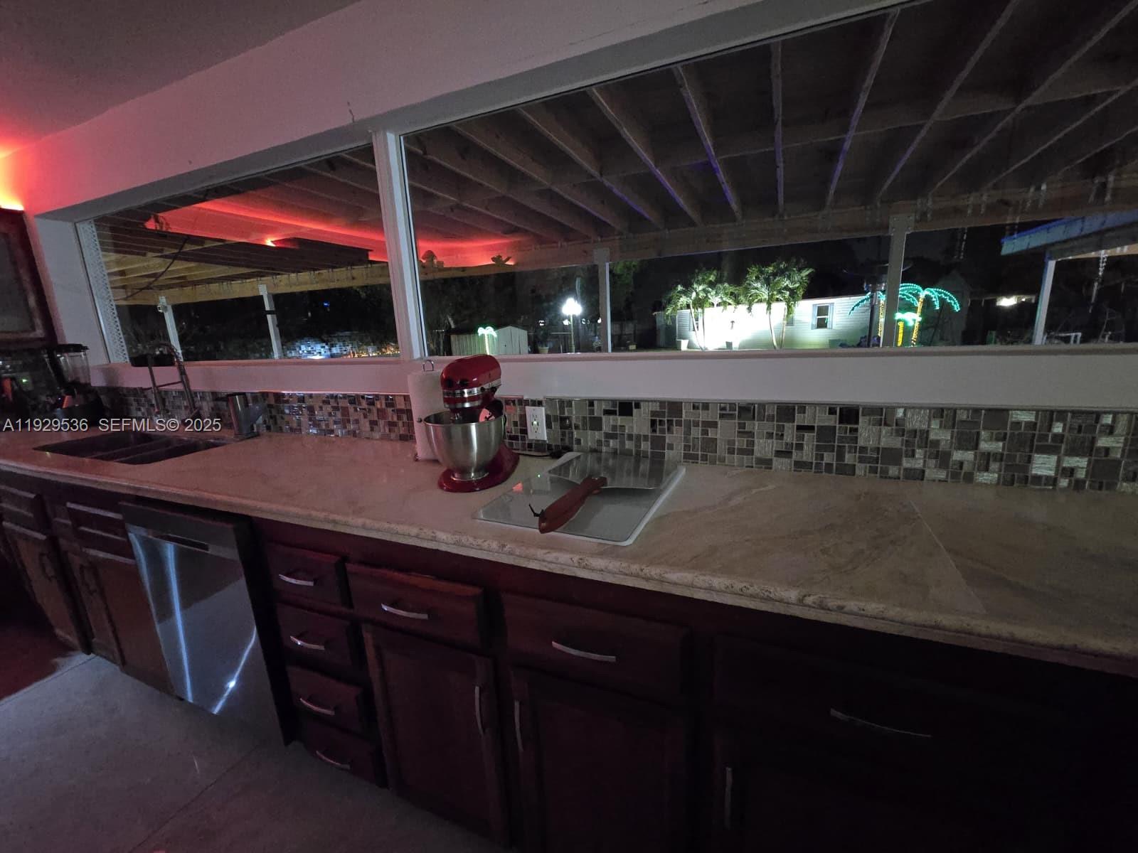 *PARADISE PINES - Residential