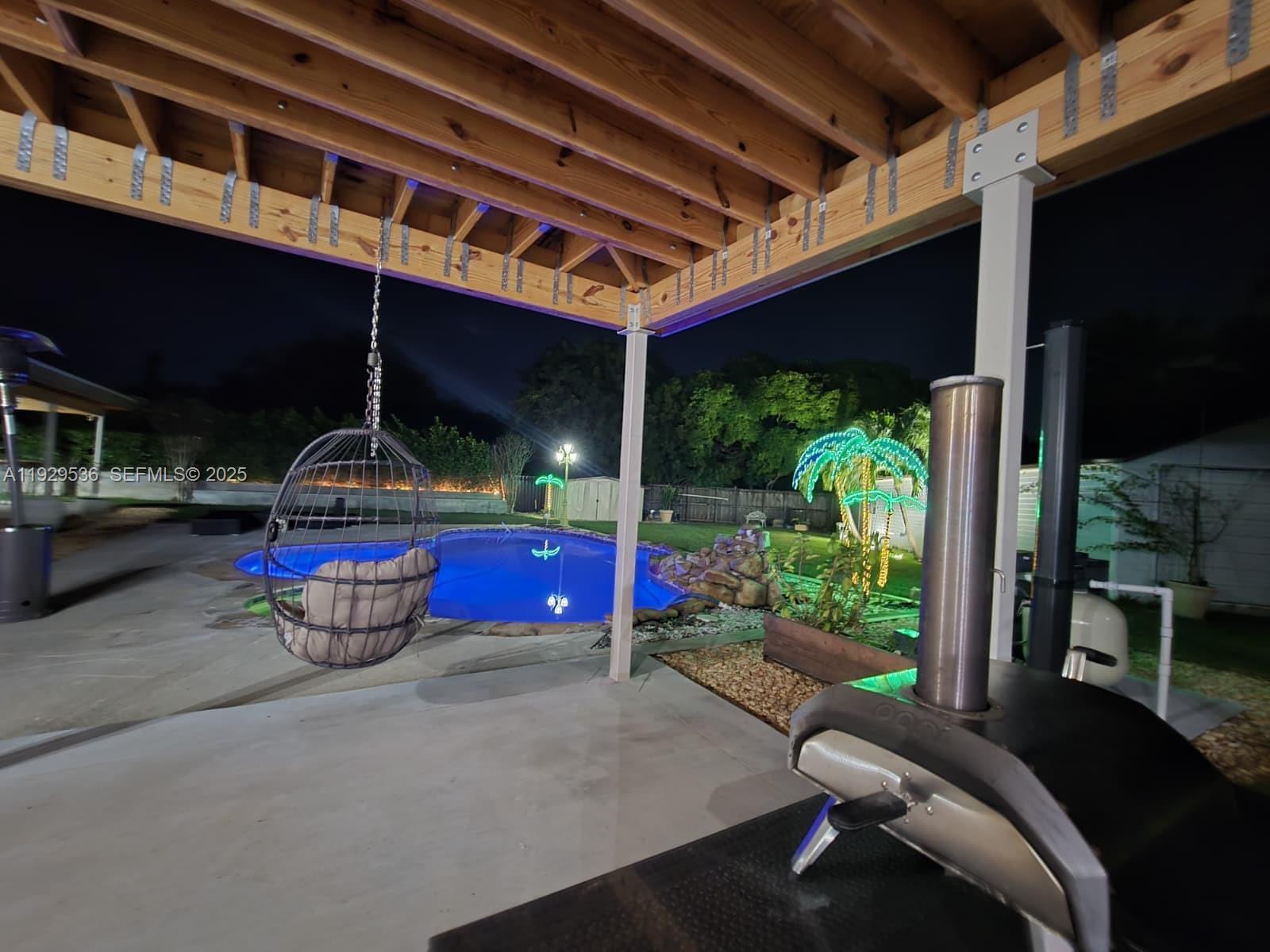 *PARADISE PINES - Residential